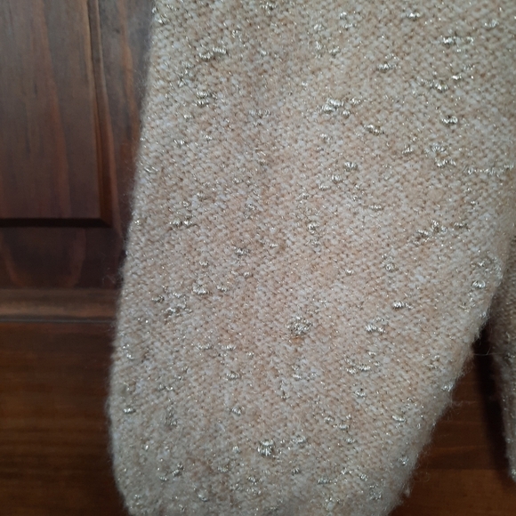 🛍 Loft Shimmer Stitch V-neck Sweater Tan Gold Metallic Knit 601906 Size Medium - Picture 12 of 13